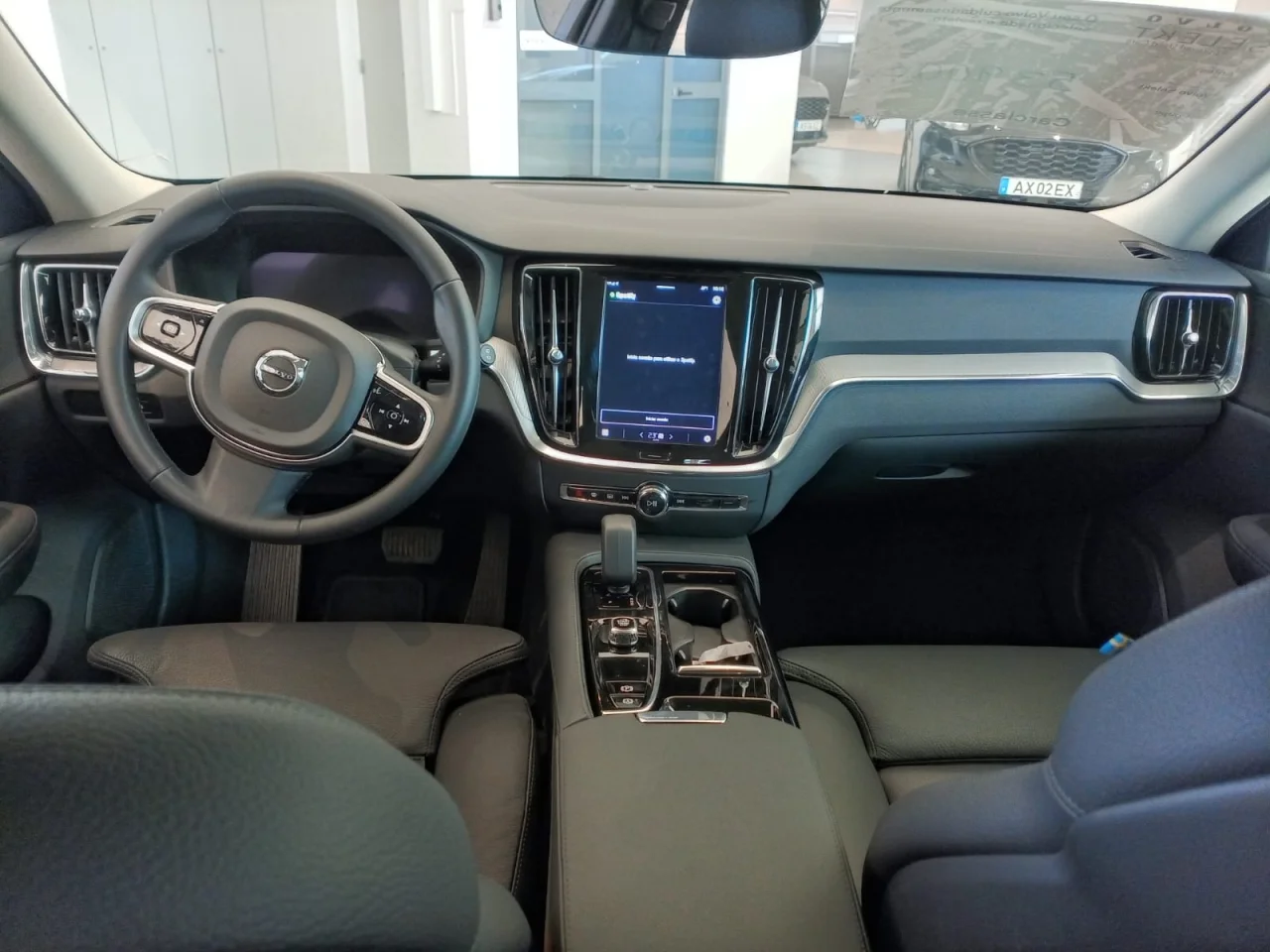 Volvo V60 T6 Plus Dark 2