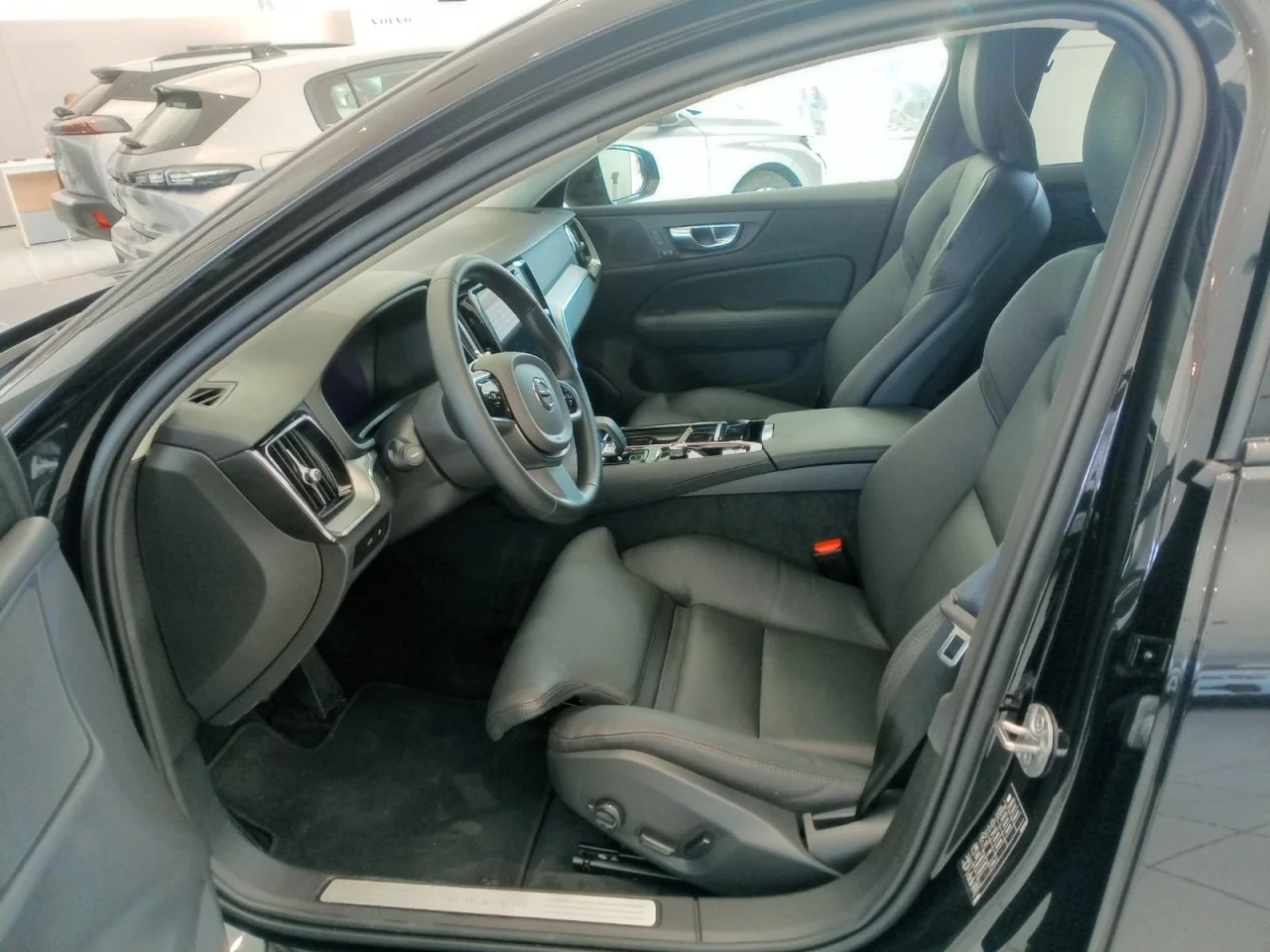 Volvo V60 T6 Plus Dark 3