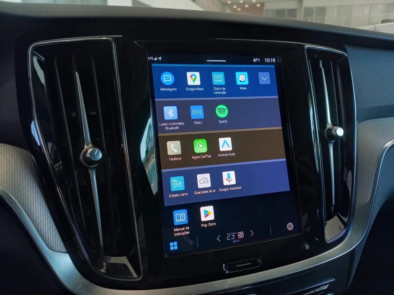 Volvo V60 T6 Plus Dark 5