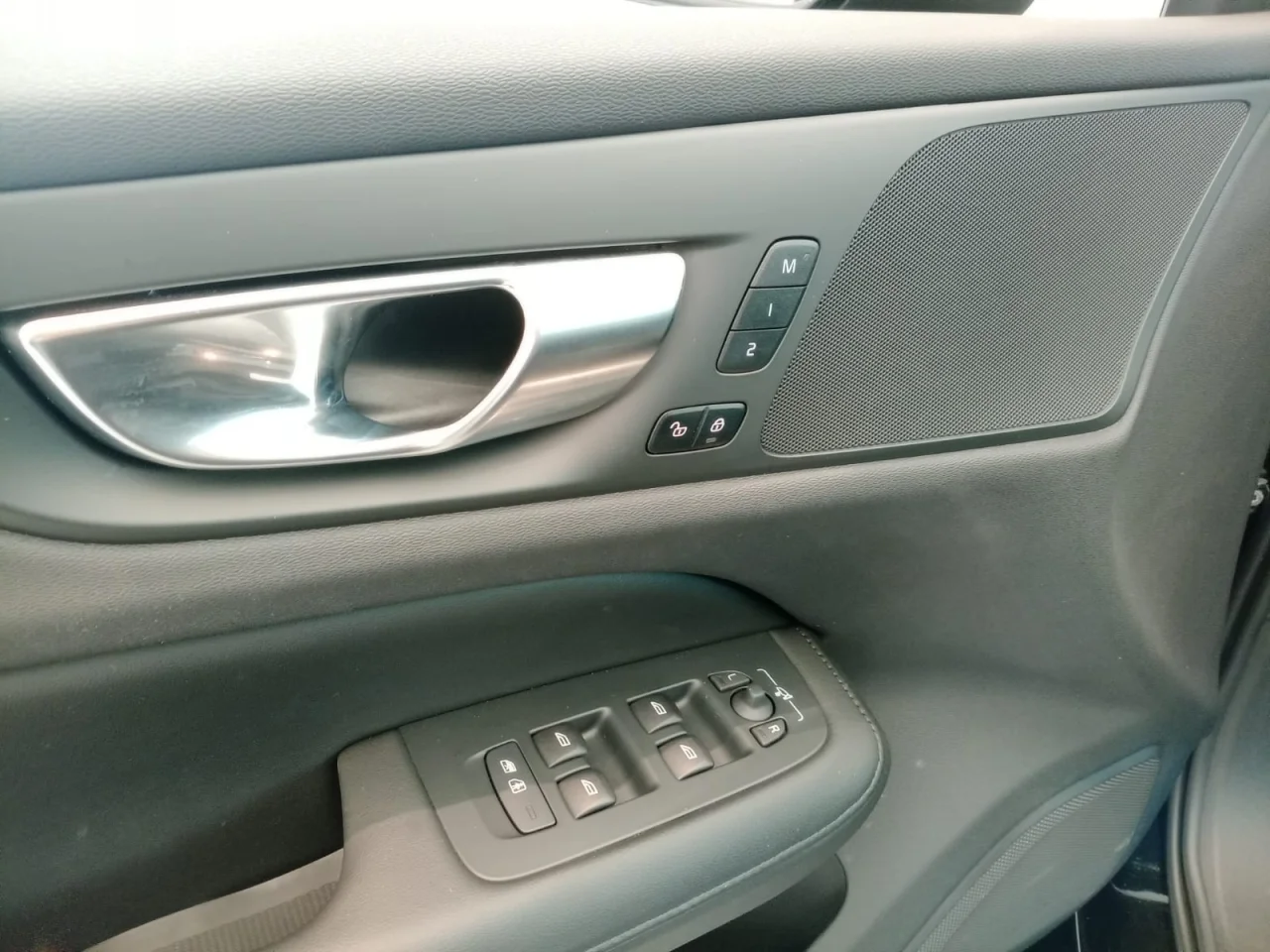 Volvo V60 T6 Plus Dark 7