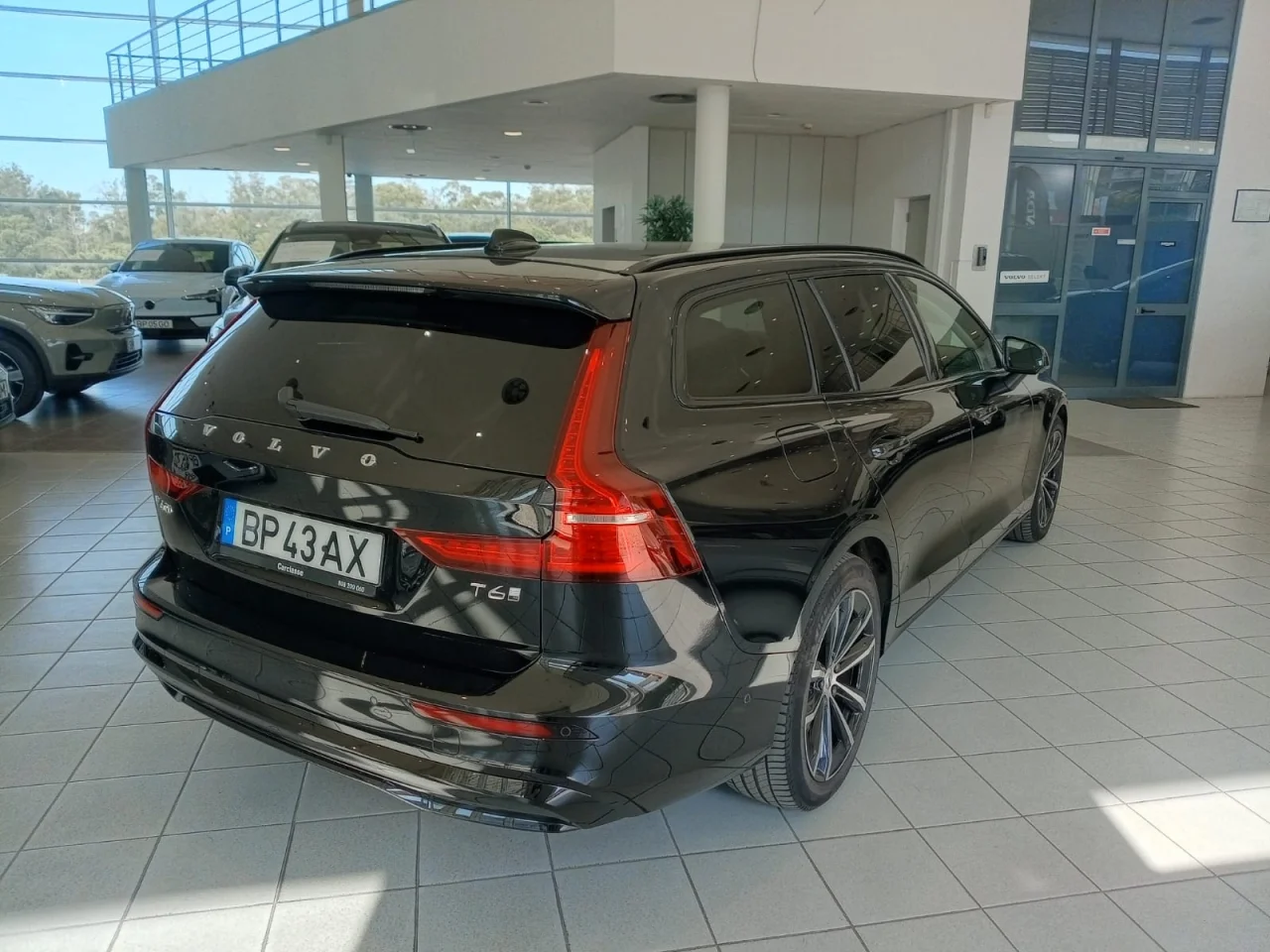 Volvo V60 T6 Plus Dark 9
