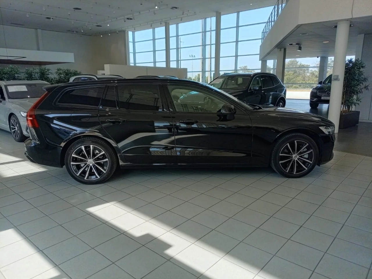 Volvo V60 T6 Plus Dark 11