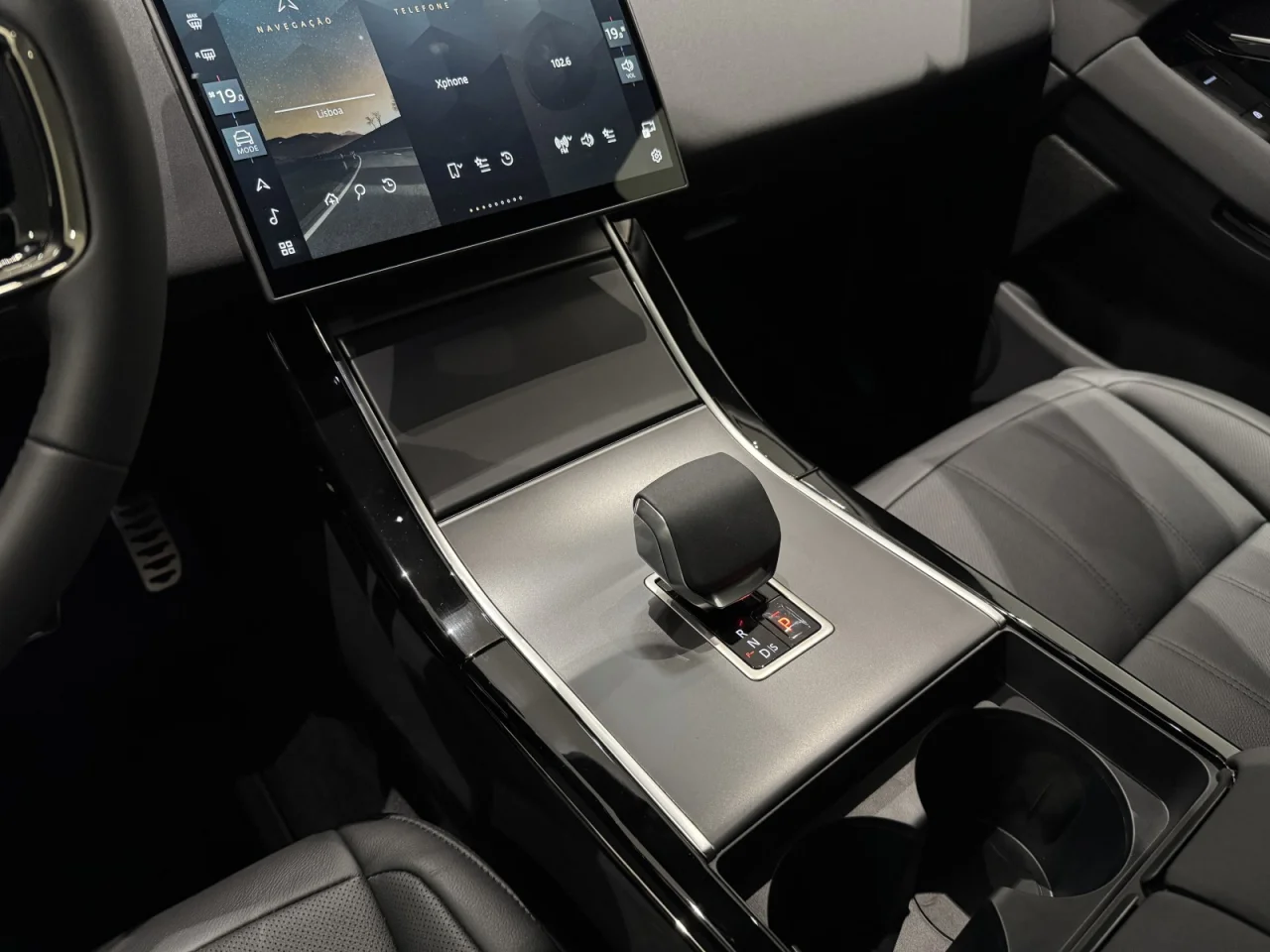 Land Rover Evoque P300e Dynamic SE 5