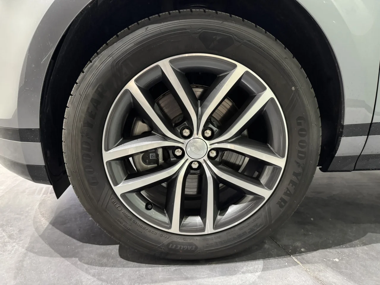 Land Rover Evoque P300e Dynamic SE 11