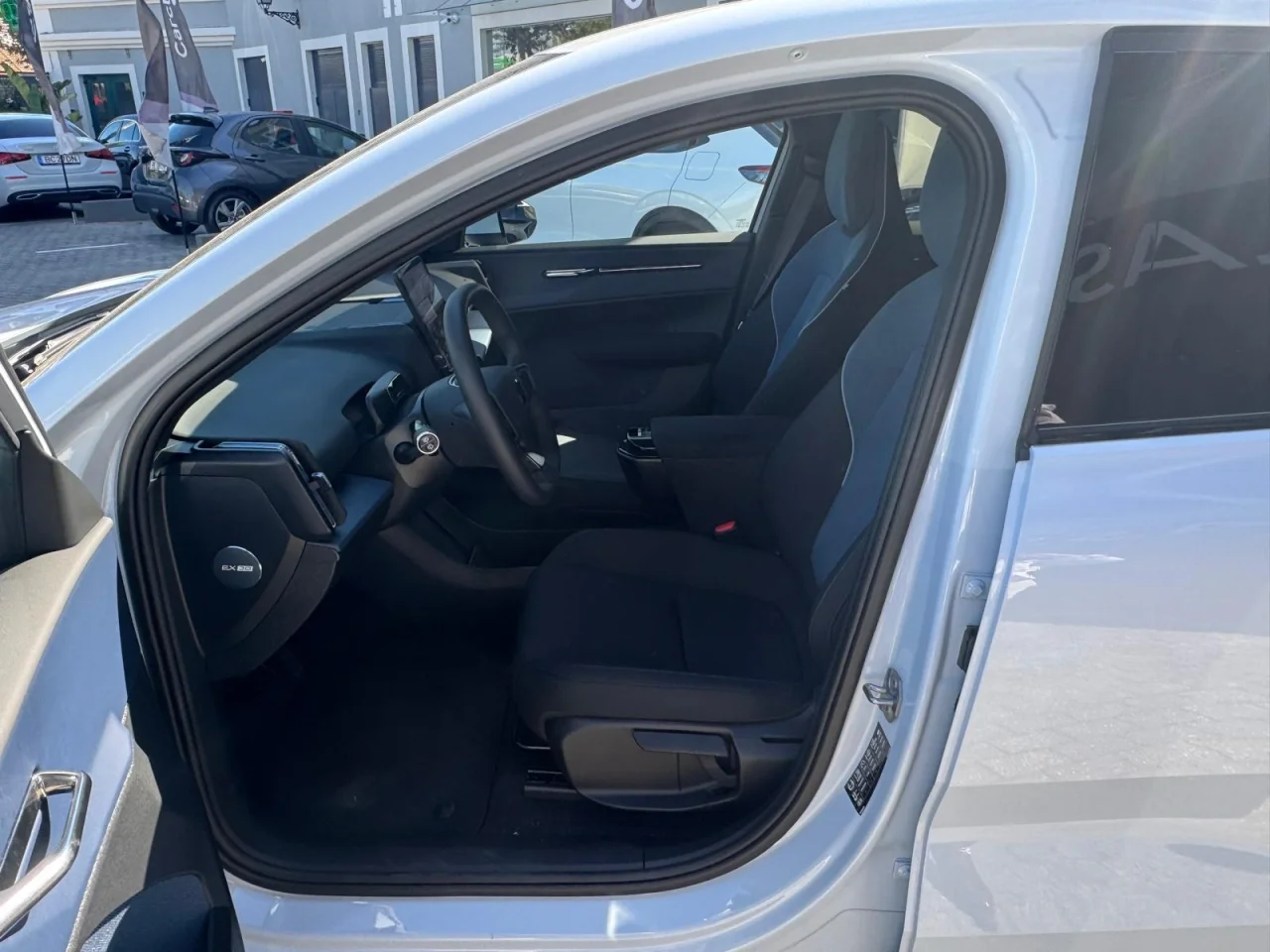 Volvo EX30 51 kWh Single Motor Core 3