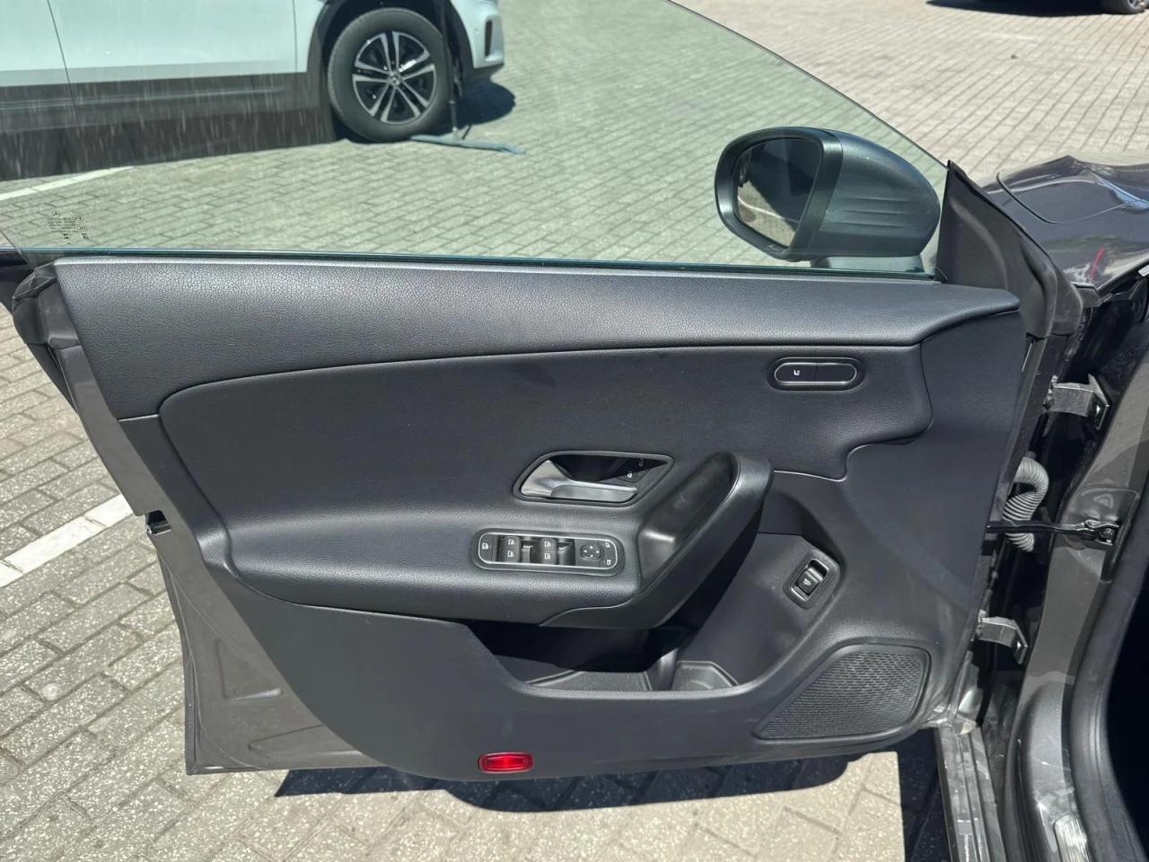 Mercedes Classe CLA 180d Coupé 5