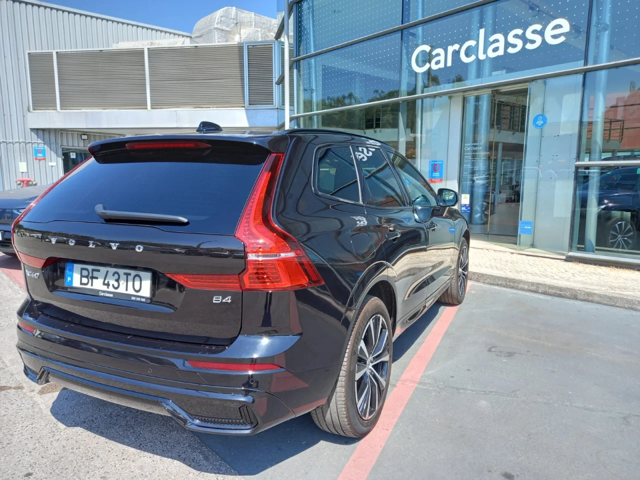 Volvo XC60 B4  Plus Dark 8