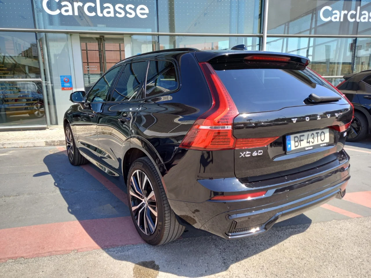 Volvo XC60 B4  Plus Dark 7