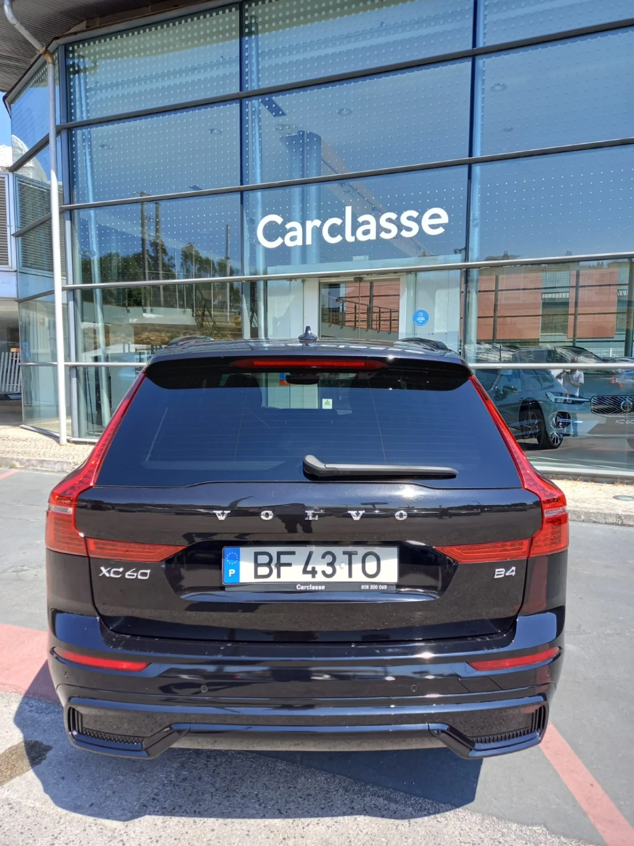 Volvo XC60 B4  Plus Dark 9