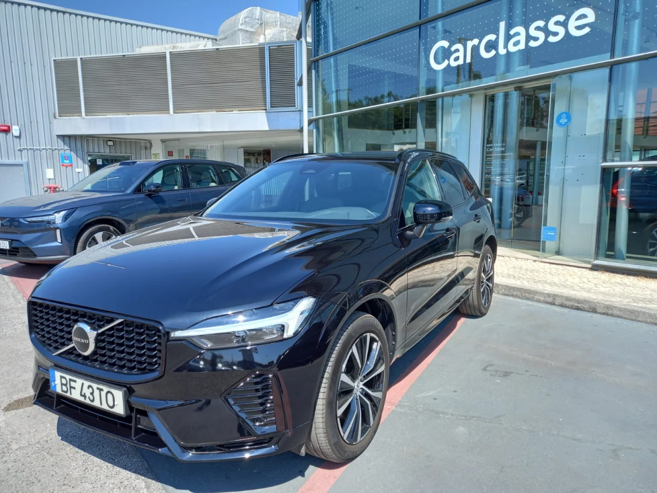 Volvo XC60 B4 Plus Dark