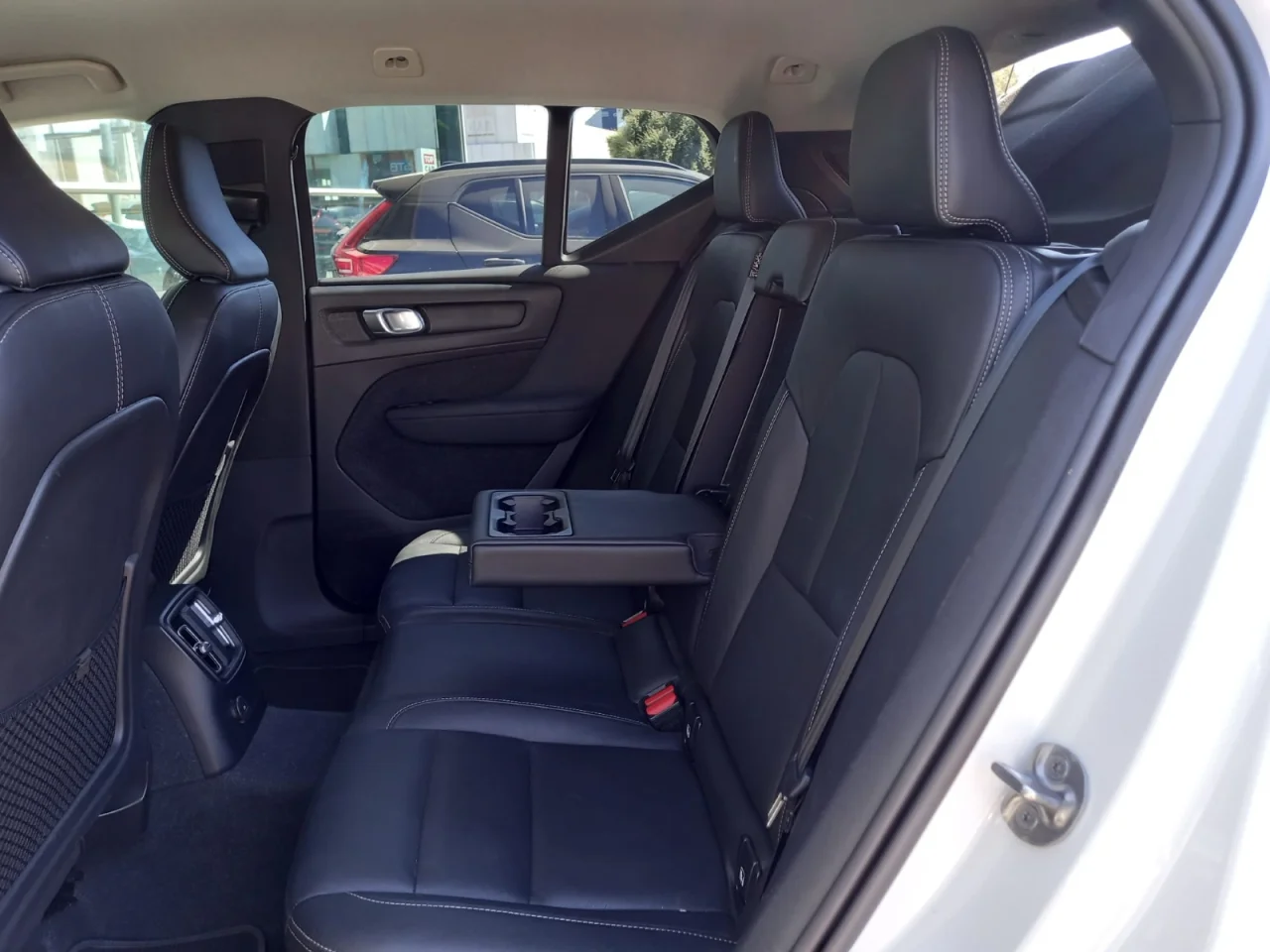 Volvo XC40 Recharge T5 Plus Dark -vendido 5