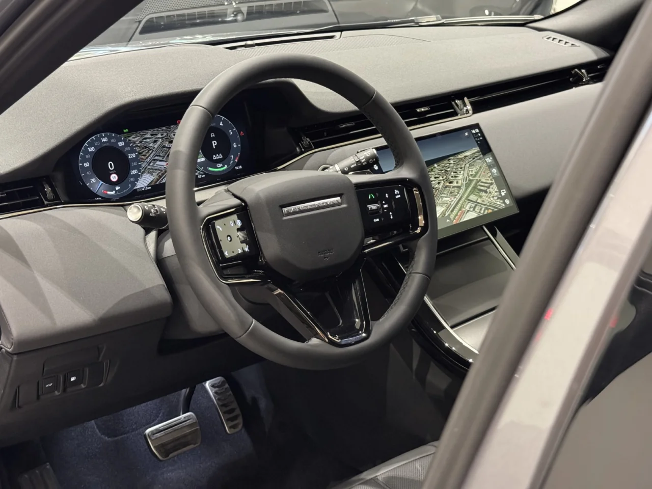 Land Rover Range Rover Evoque P300e Dynamic SE 1