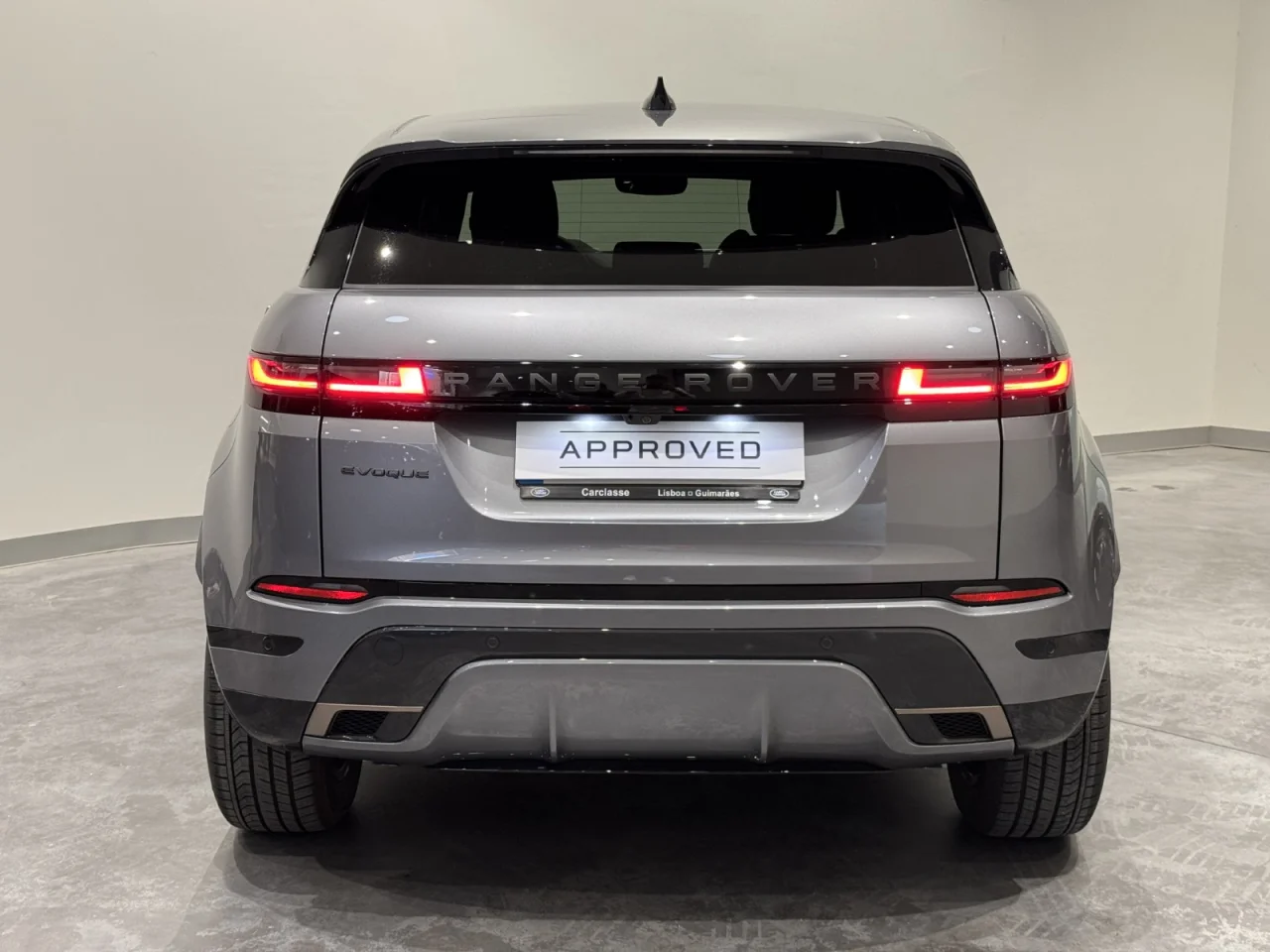Land Rover Range Rover Evoque P300e Dynamic SE 15