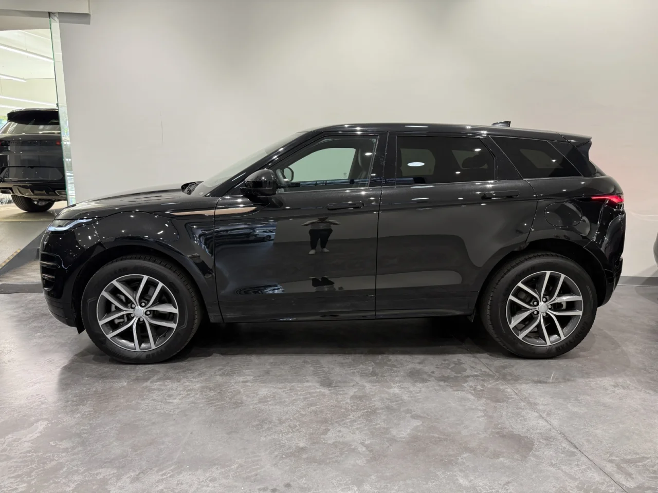Land Rover Range Rover Evoque 1.5 P300e AWD Dynamic SE 12