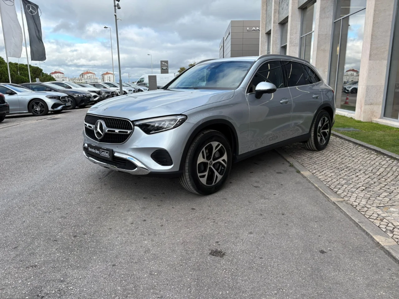 SUV