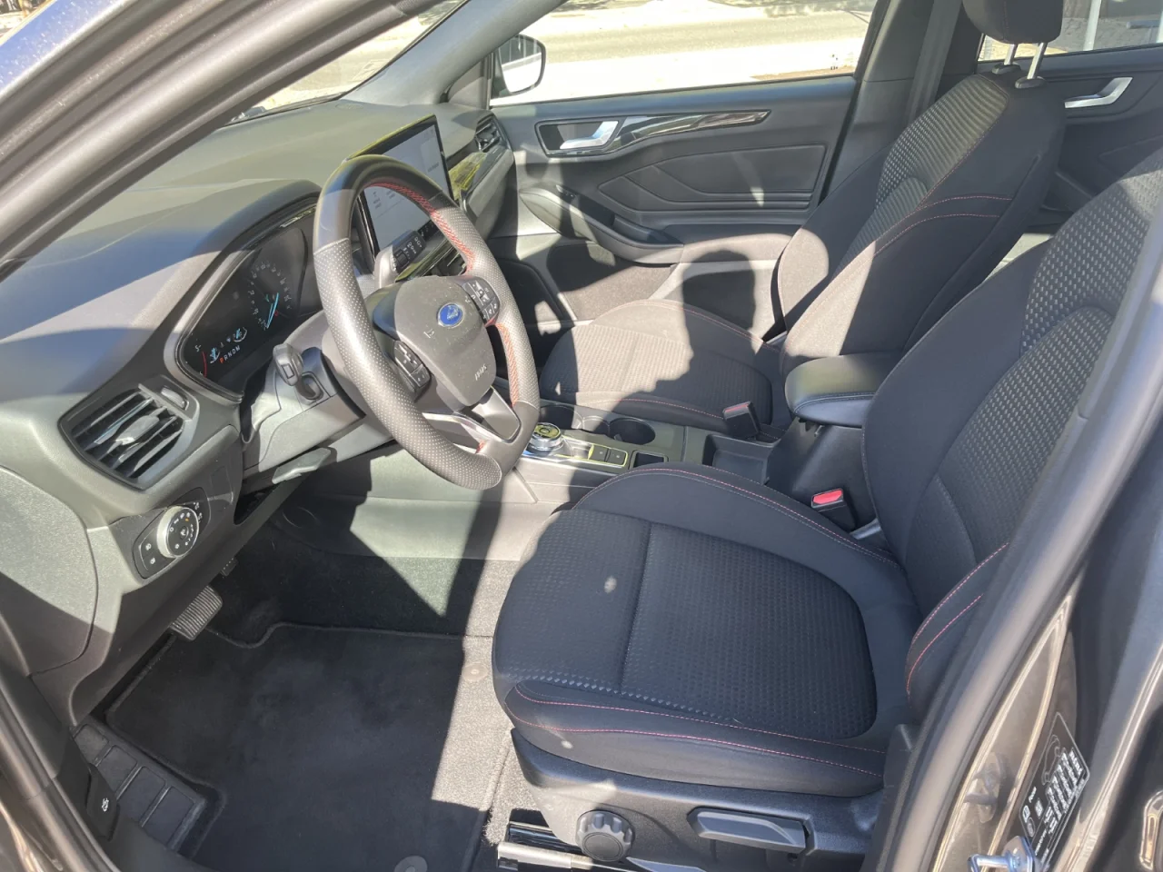 Ford Focus SW 1.5 EcoBlue ST Line - Caixa Automática 2