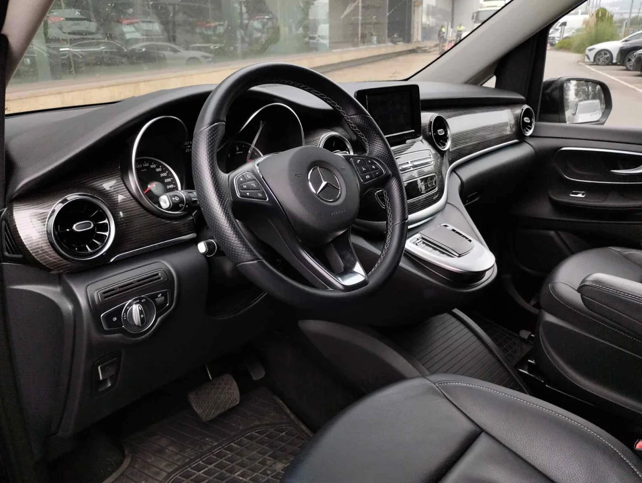 Mercedes V 250 d Avantgarde Longo 8 Lugares 1