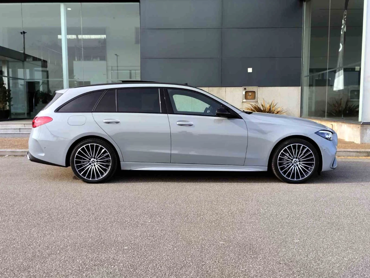 Mercedes Classe C 300 de Station AMG Premium 14