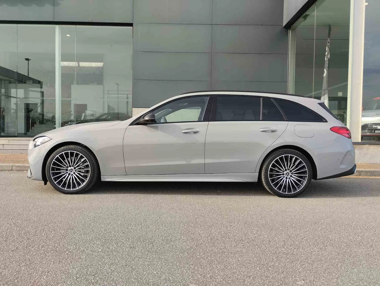 Mercedes Classe C 300 de Station AMG Premium 13