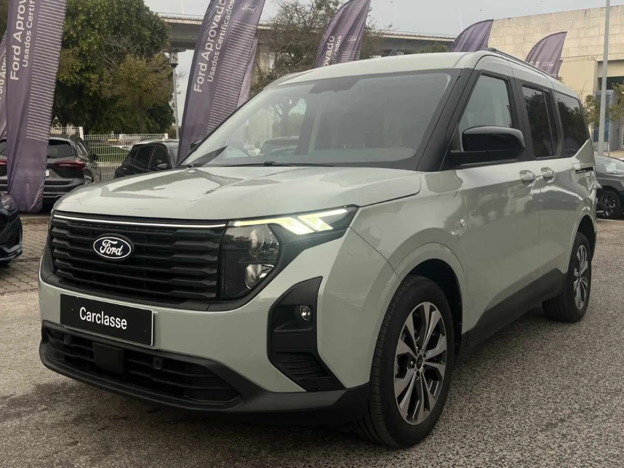 Ford Tourneo Courier Combi 1.0 EcoBoost Titanium MPV 5 Lugares