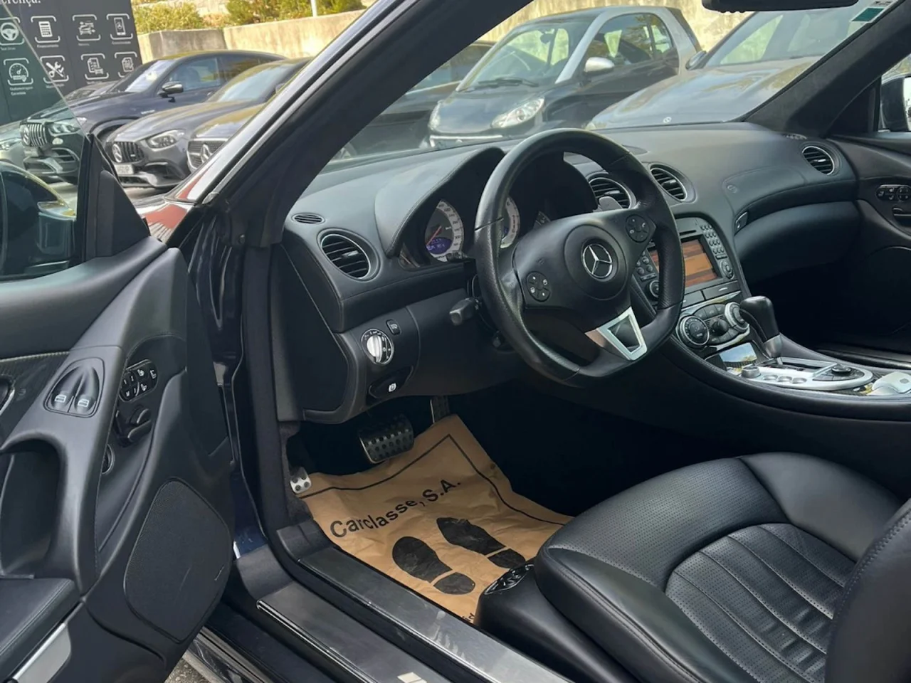 Mercedes-Benz SL 63 AMG V8 Roadster 1