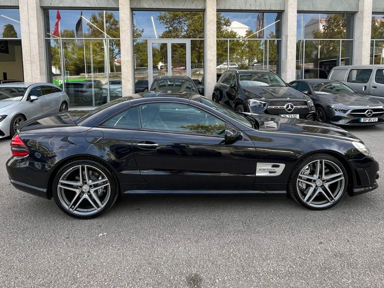 Mercedes-Benz SL 63 AMG V8 Roadster 4