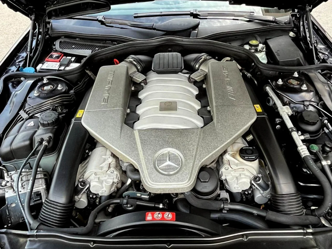 Mercedes-Benz SL 63 AMG V8 Roadster 7