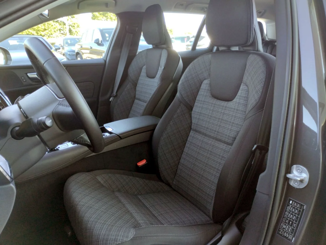 Volvo V60 Recharge T6 Essential Bright 4