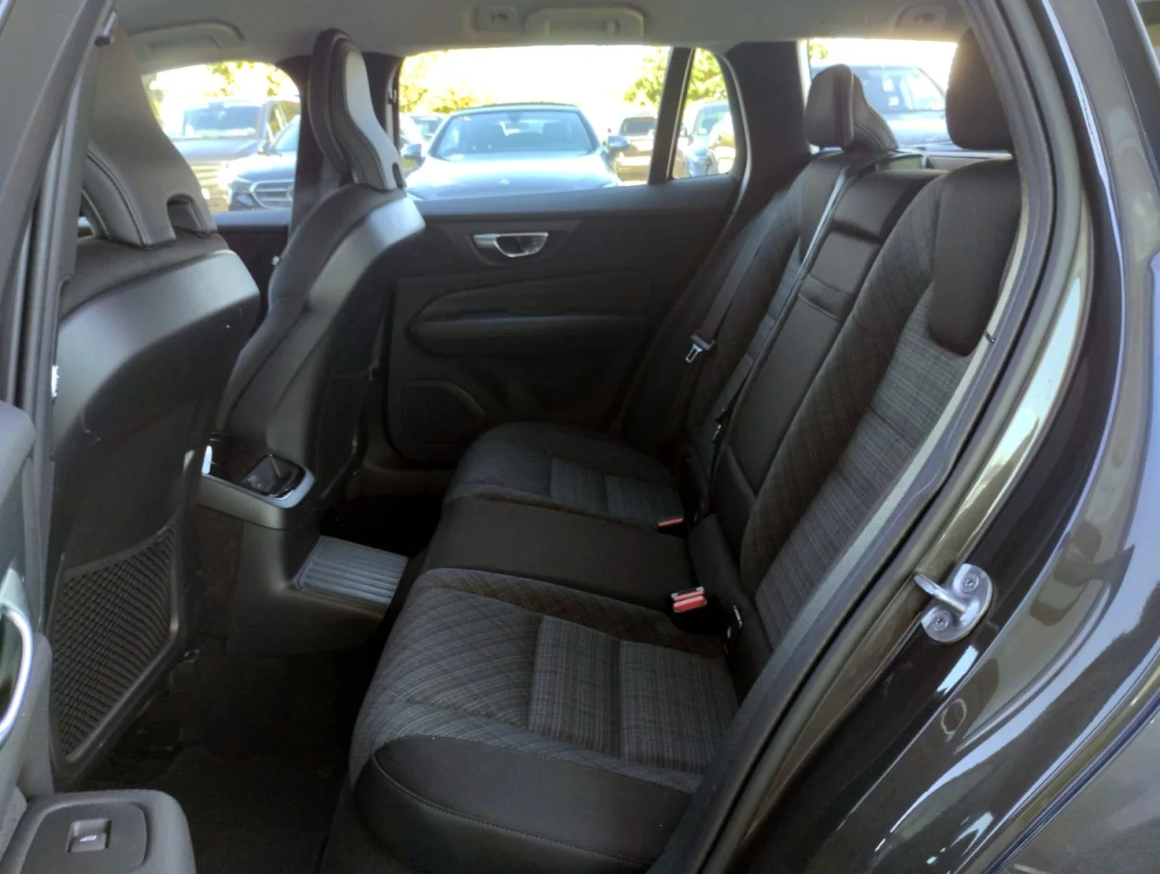 Volvo V60 Recharge T6 Essential Bright 5