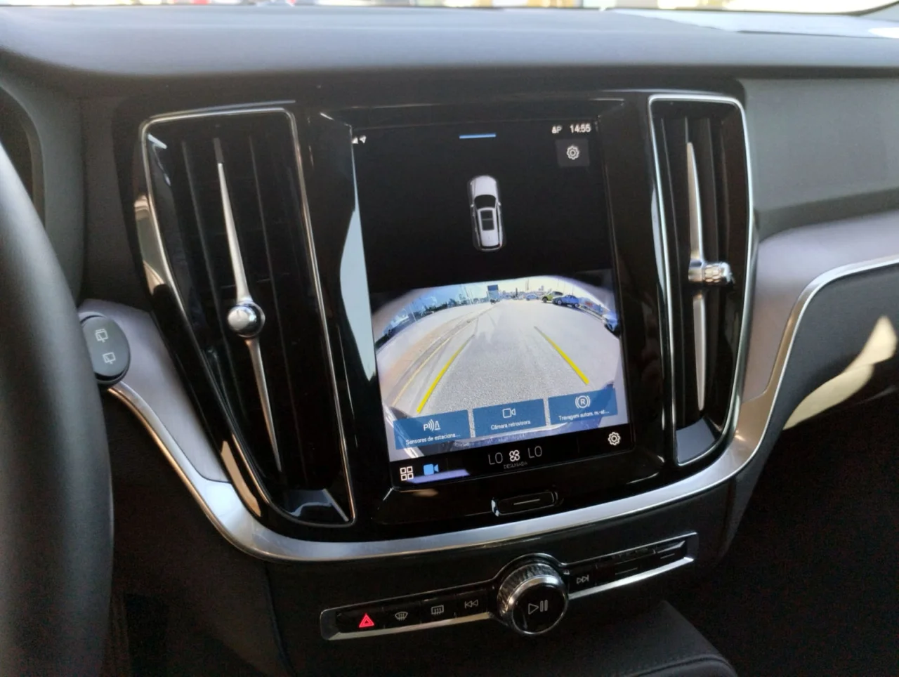 Volvo V60 Recharge T6 Essential Bright 6