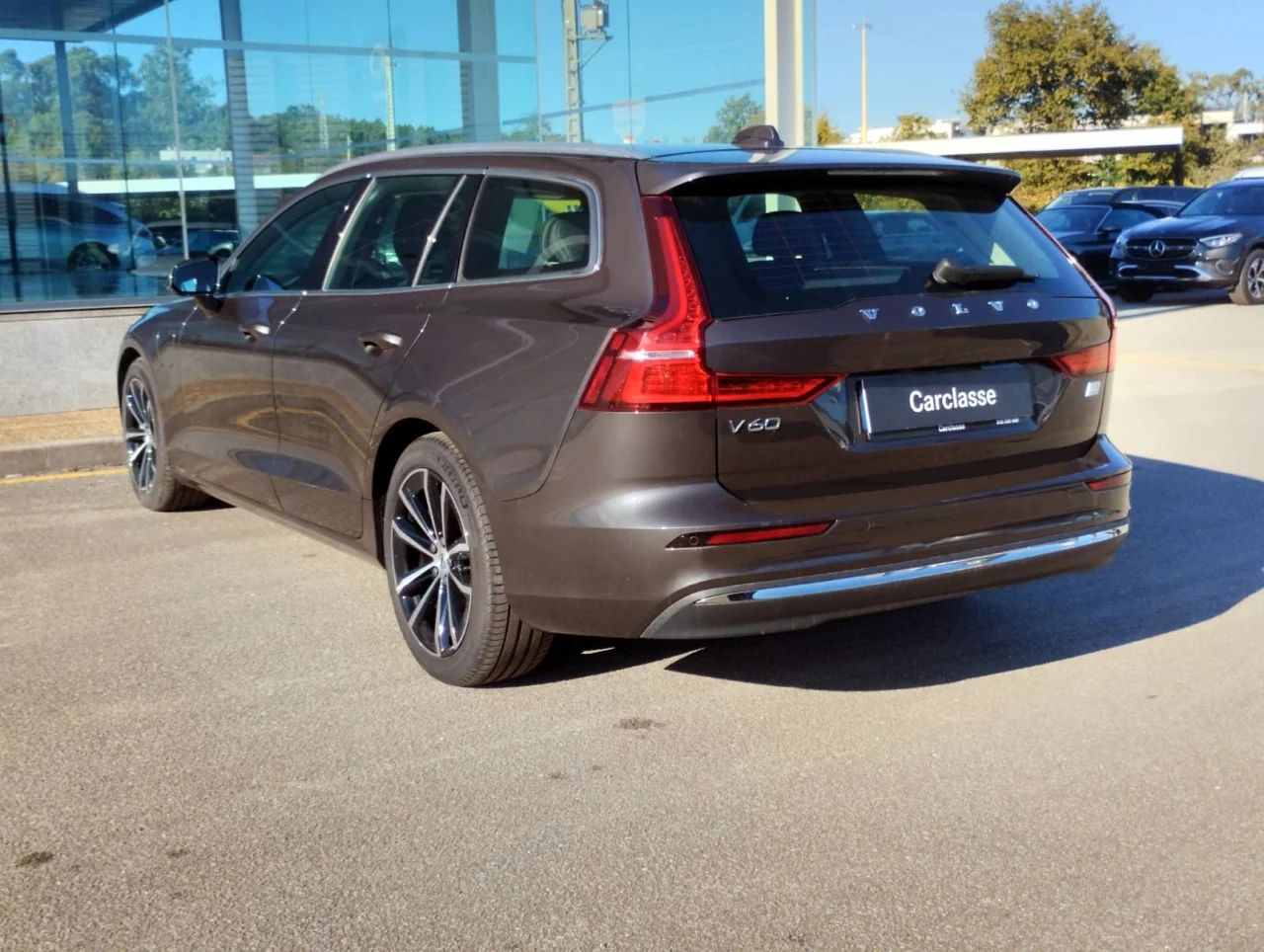 Volvo V60 Recharge T6 Essential Bright 12
