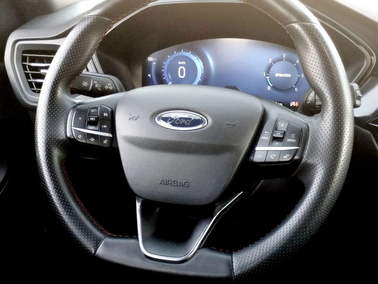 Ford Kuga 1.5 EcoBlue ST Line 120 cv 2