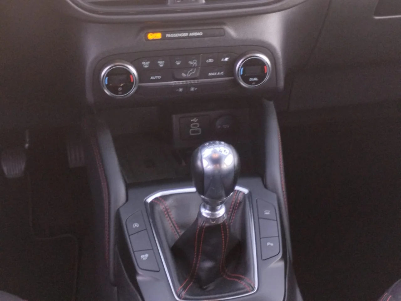 Ford Kuga 1.5 EcoBlue ST Line 120 cv 11