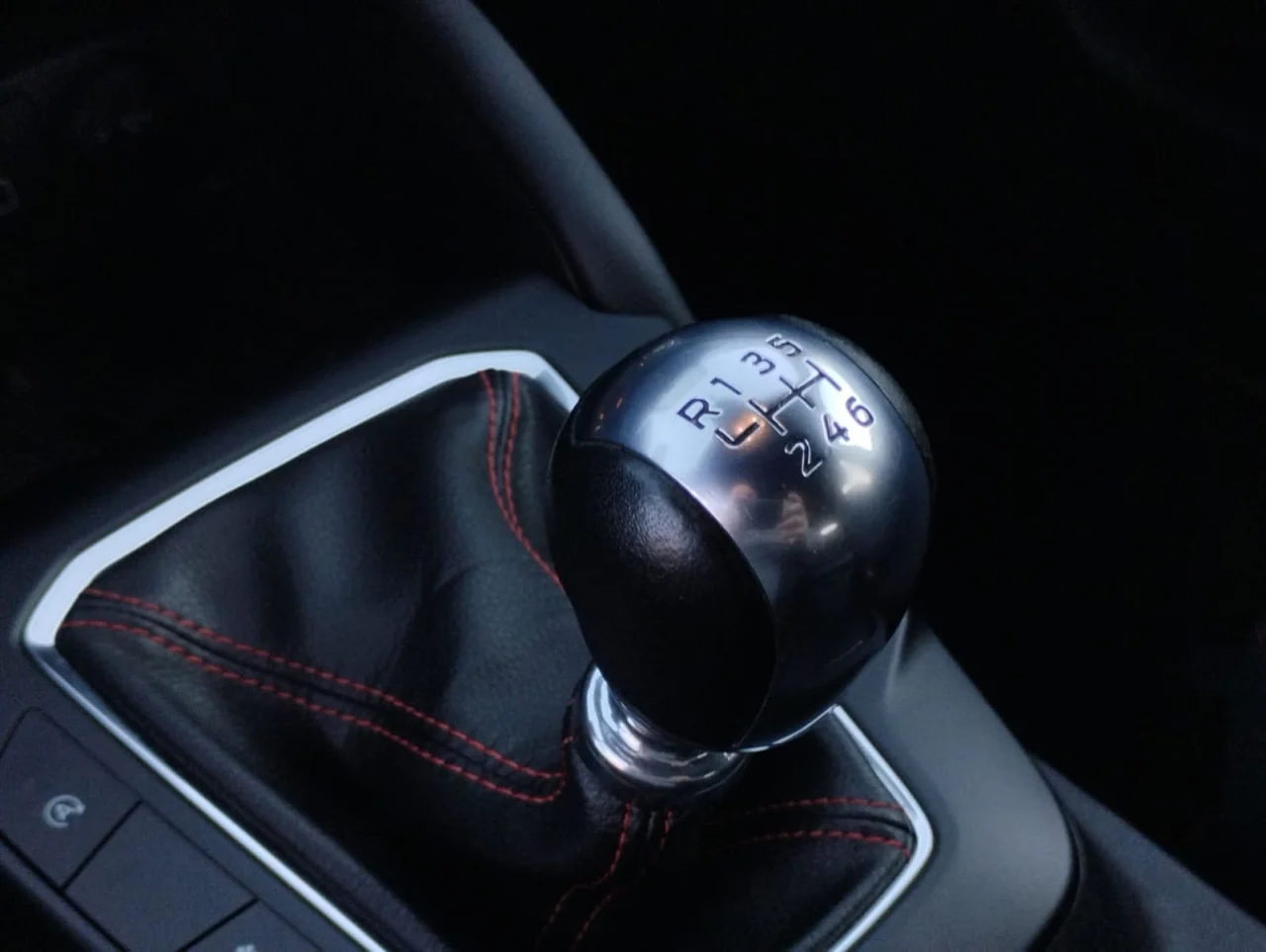 Ford Kuga 1.5 EcoBlue ST Line 120 cv 14