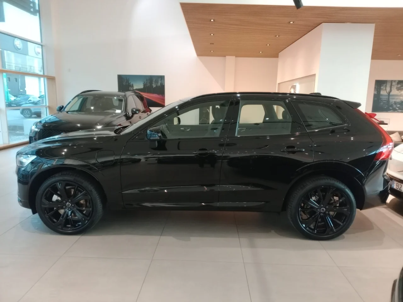 Volvo XC60 T6 Black Edition 13