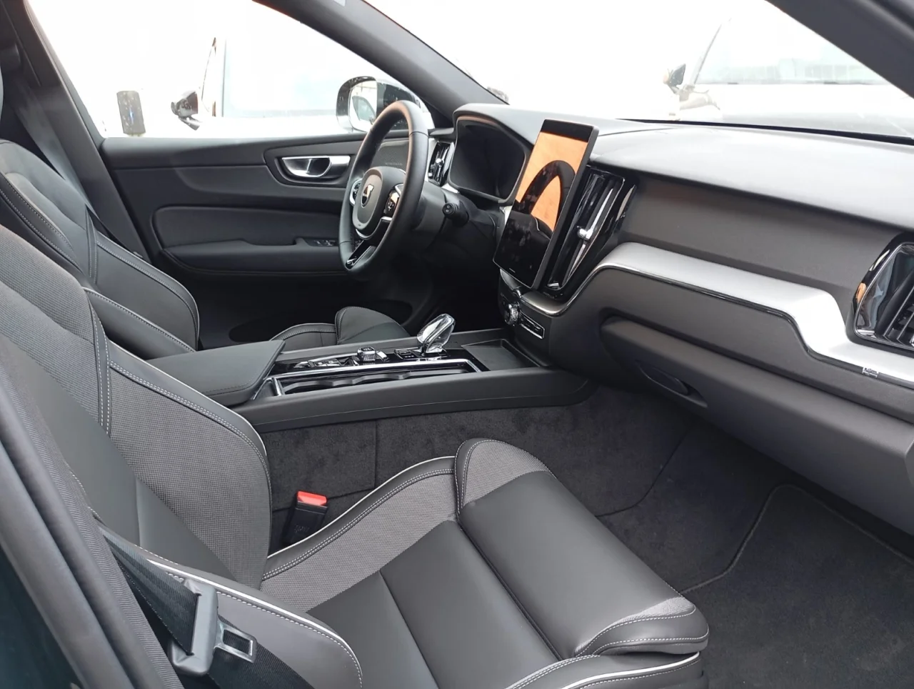 Volvo XC60 T6  Black Edition 2