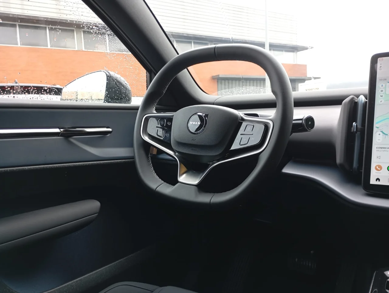 Volvo EX30 Extended Range Plus 1