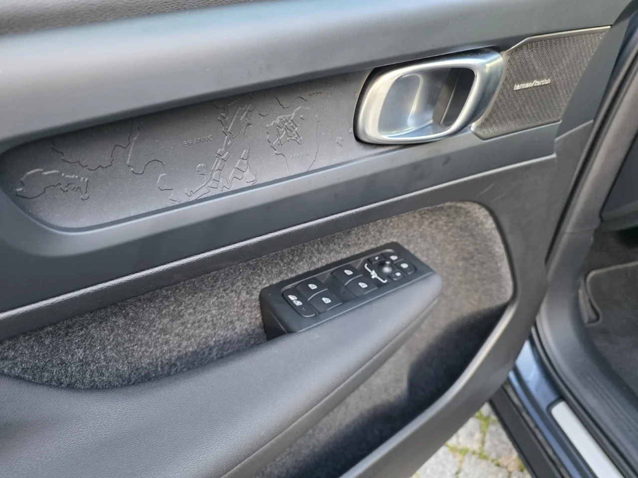 Volvo EC40 Black Edition Extended Range 3