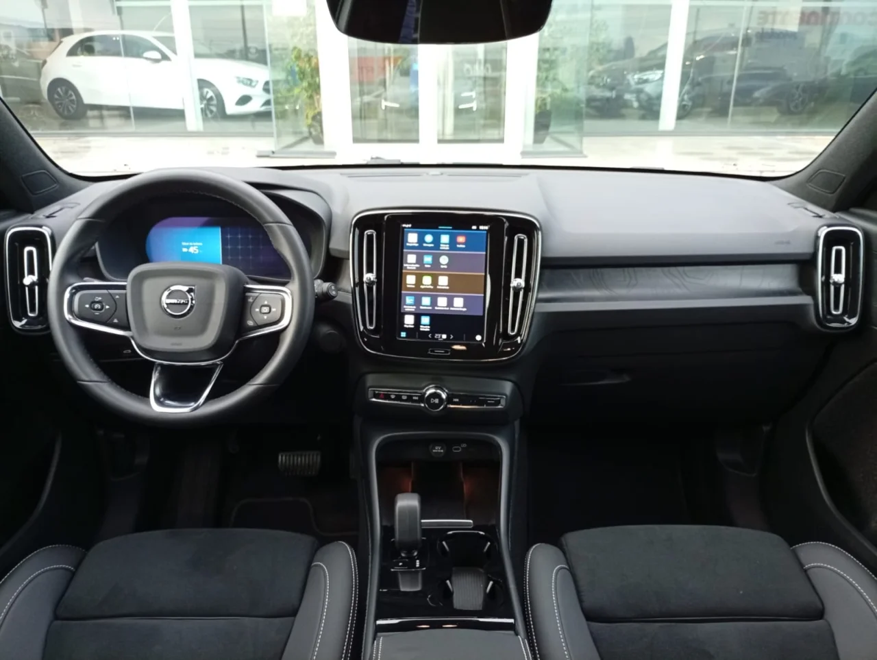 Volvo XC40 	Recharge Plus Single Motor 2