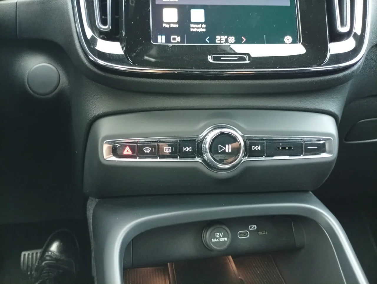 Volvo XC40 	Recharge Plus Single Motor 5