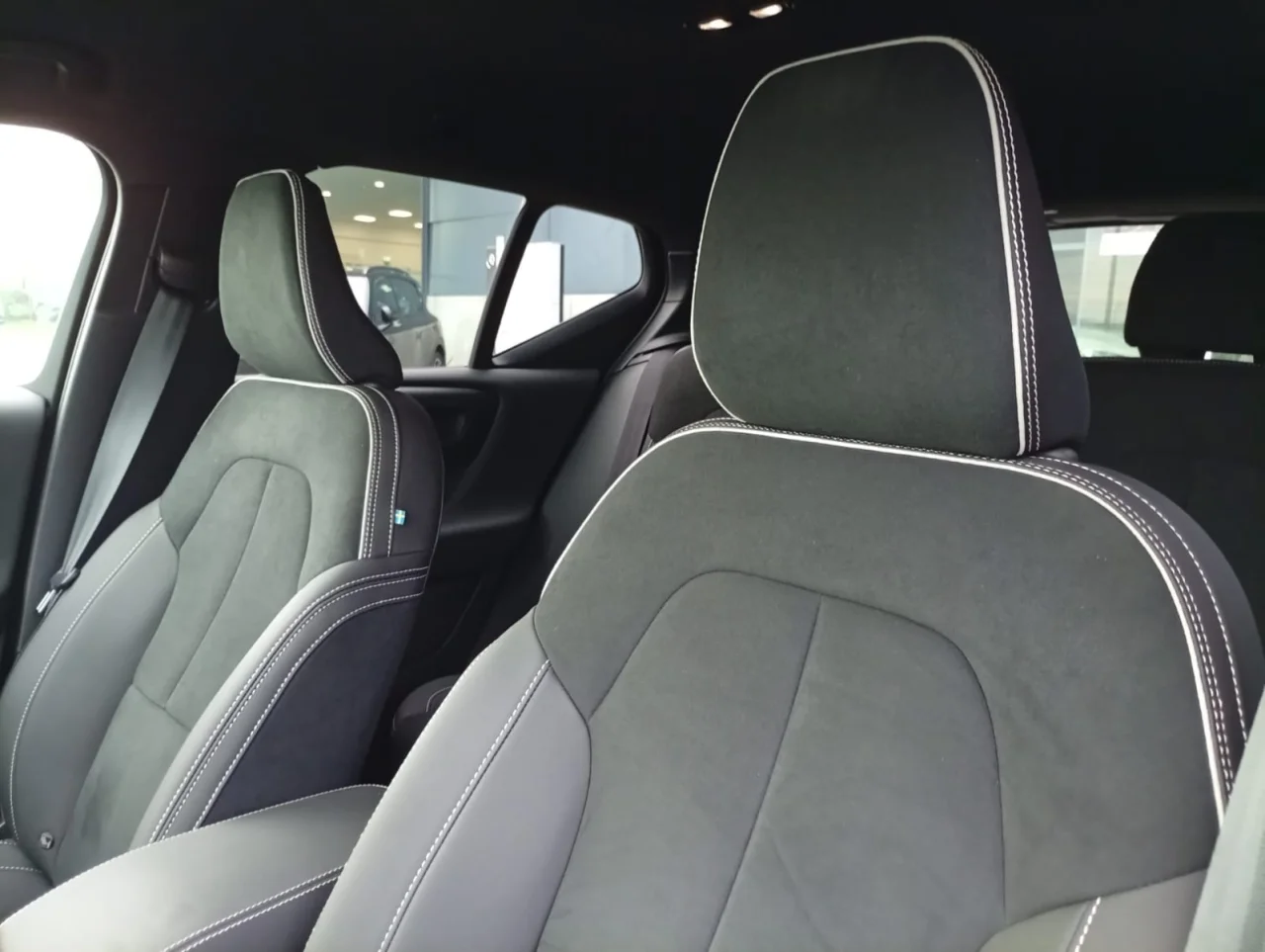 Volvo XC40 	Recharge Plus Single Motor 10