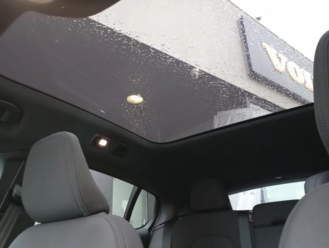 Volvo EC40 Black Edition Single Motor Extended Range 2