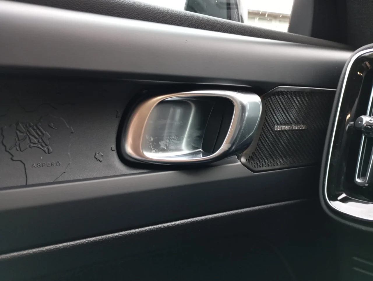 Volvo EC40 Black Edition Single Motor Extended Range 3