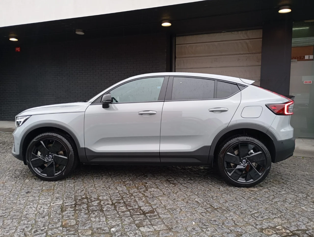 Volvo EC40 Black Edition Single Motor Extended Range 6