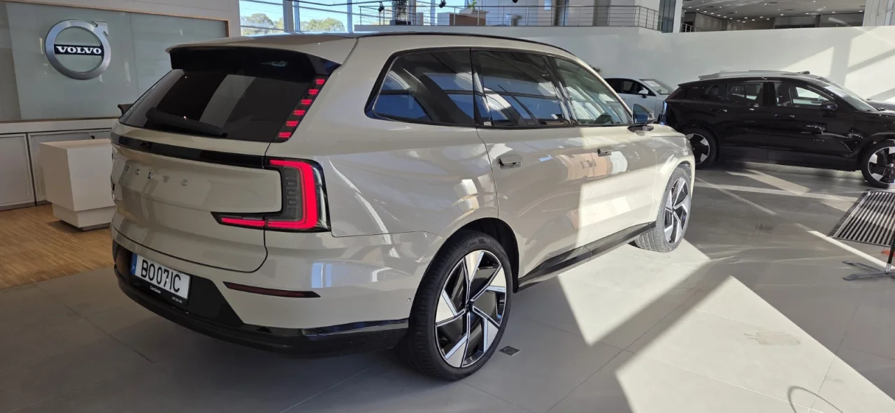 Volvo EX90 Twin Motor Performance Ultra 7