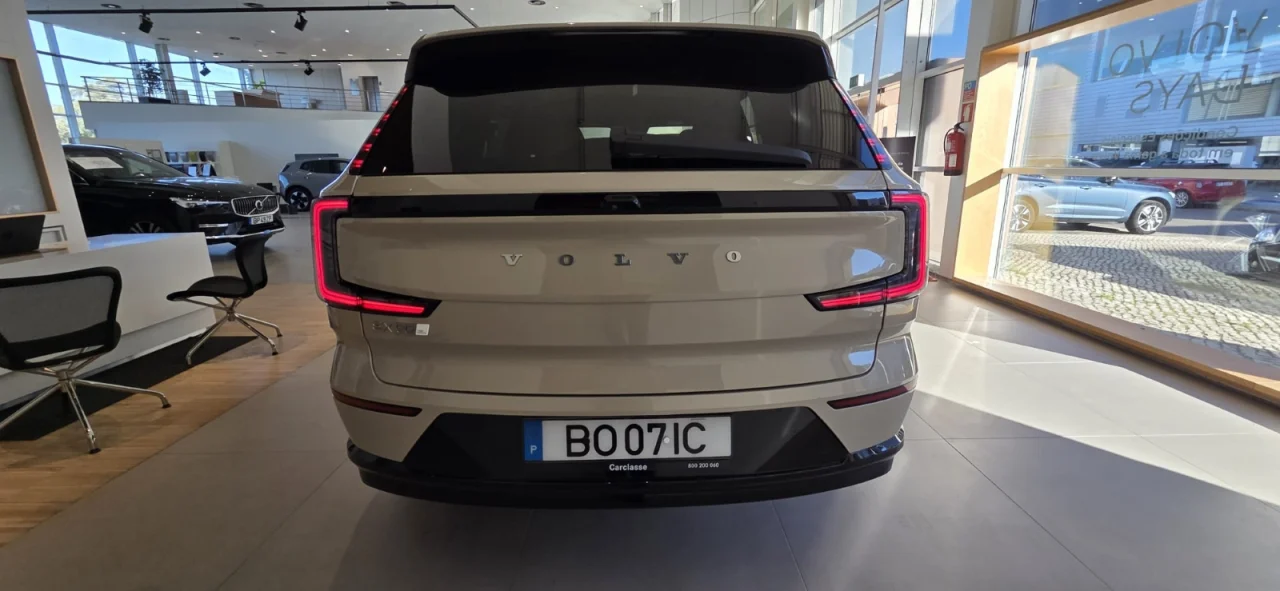 Volvo EX90 Twin Motor Performance Ultra 8