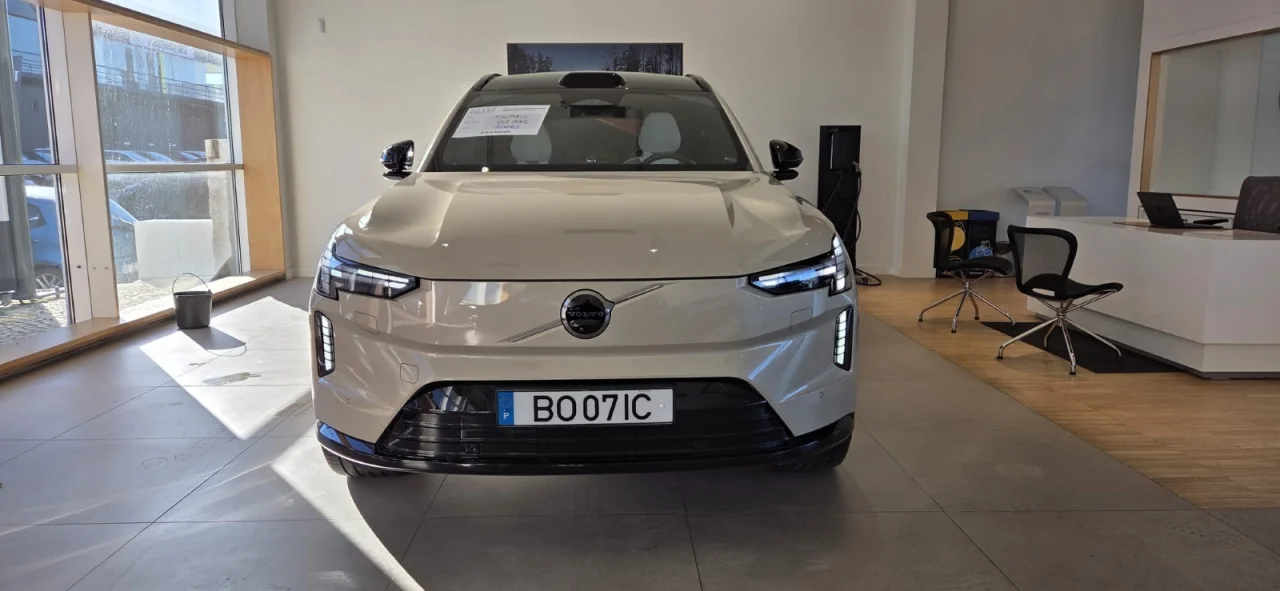 Volvo EX90 Twin Motor Performance Ultra 9