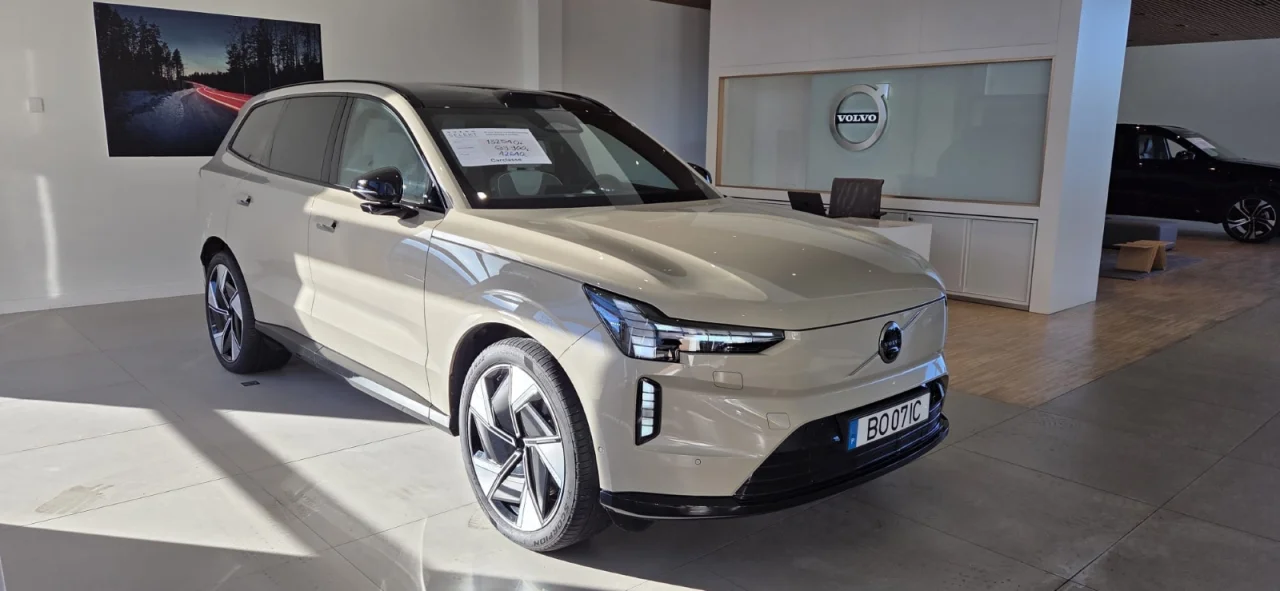 Volvo EX90 Twin Motor Performance Ultra 10