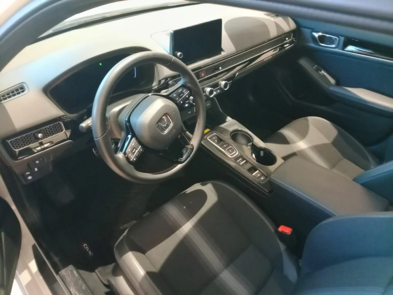 Honda Civic 2.0 i-MMD HEV Sport 1