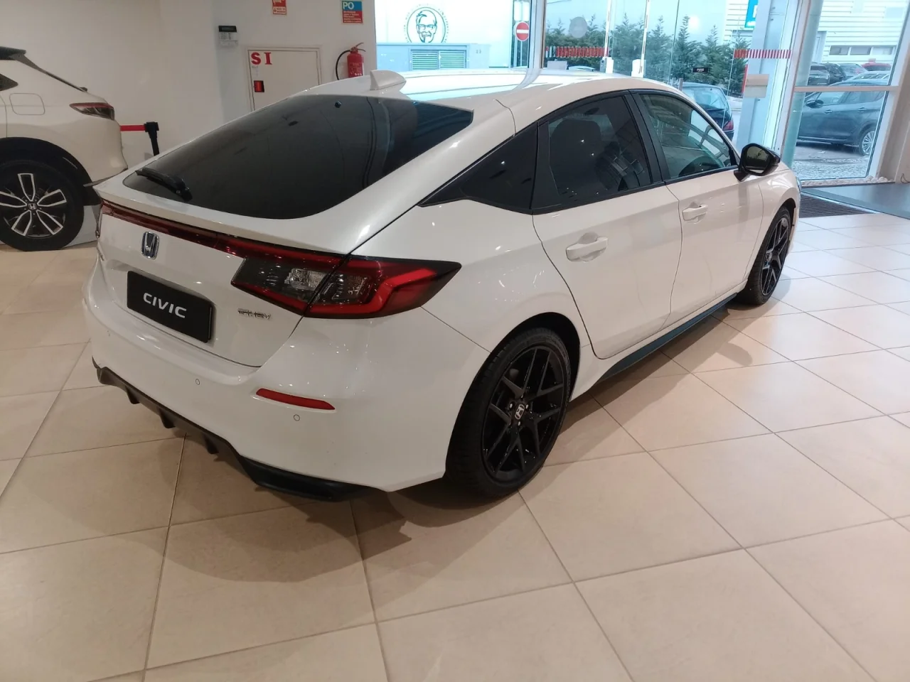 Honda Civic 2.0 i-MMD HEV Sport 10